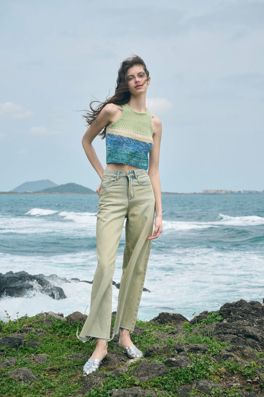 Frayed hem jeans