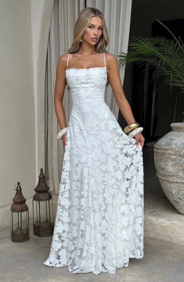 Élodie Lace Backless Maxi Dress