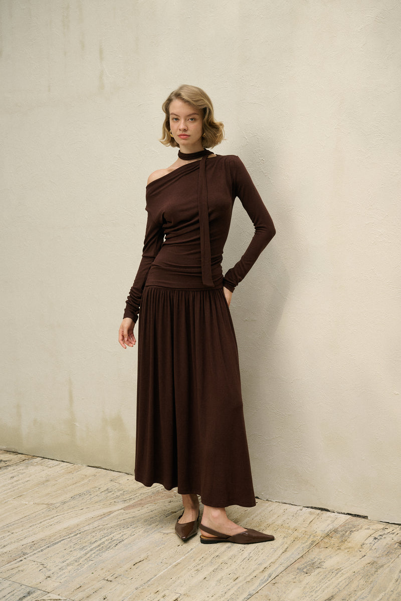 One shoulder asymmetrical set